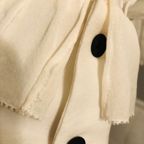 A very complementing Saks white sheer blouse - Picture 3 of 8